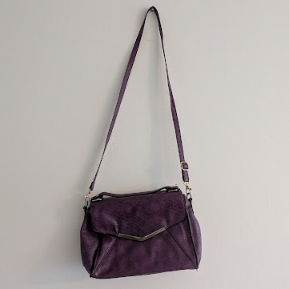 Cosmopolitan Purple Snakeskin Crossbody Purse